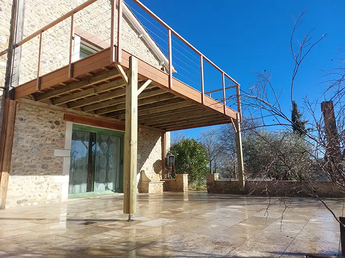 Terrasse sur pilotis